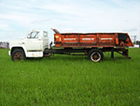 GMC 3 ton manure truck